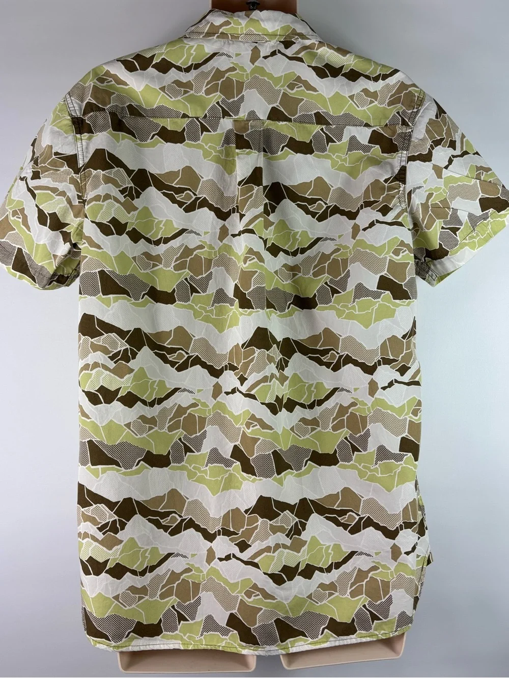 The North Face Short Sleeve Baytrail Mountain Geometric Camo Shirt Men Sz Large